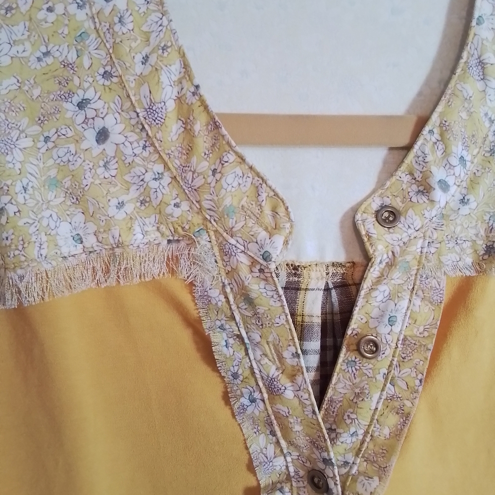 Gold Plaid Long Sleeve Blouse - Picture 4 of 6